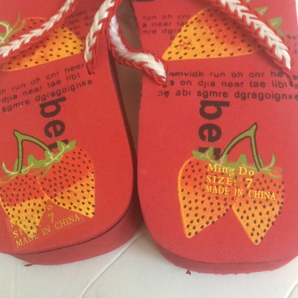 FINAL MARKDOWN BRAND new ladies thong style sandals 7 - Picture 2 of 4